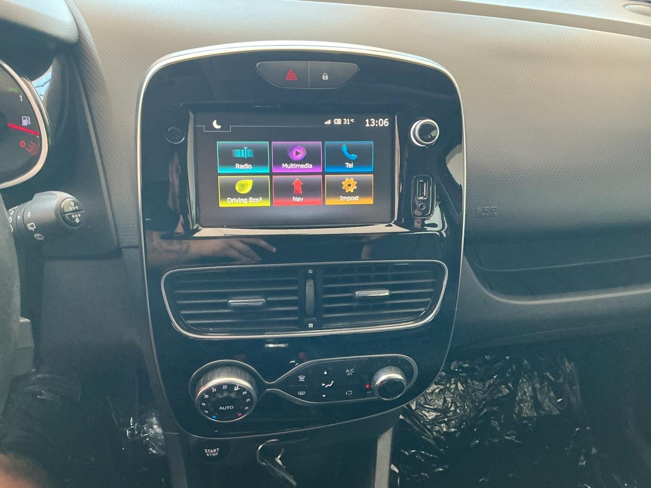 Renault Clio TCe 12V 90 CV 5 porte Moschino Intens