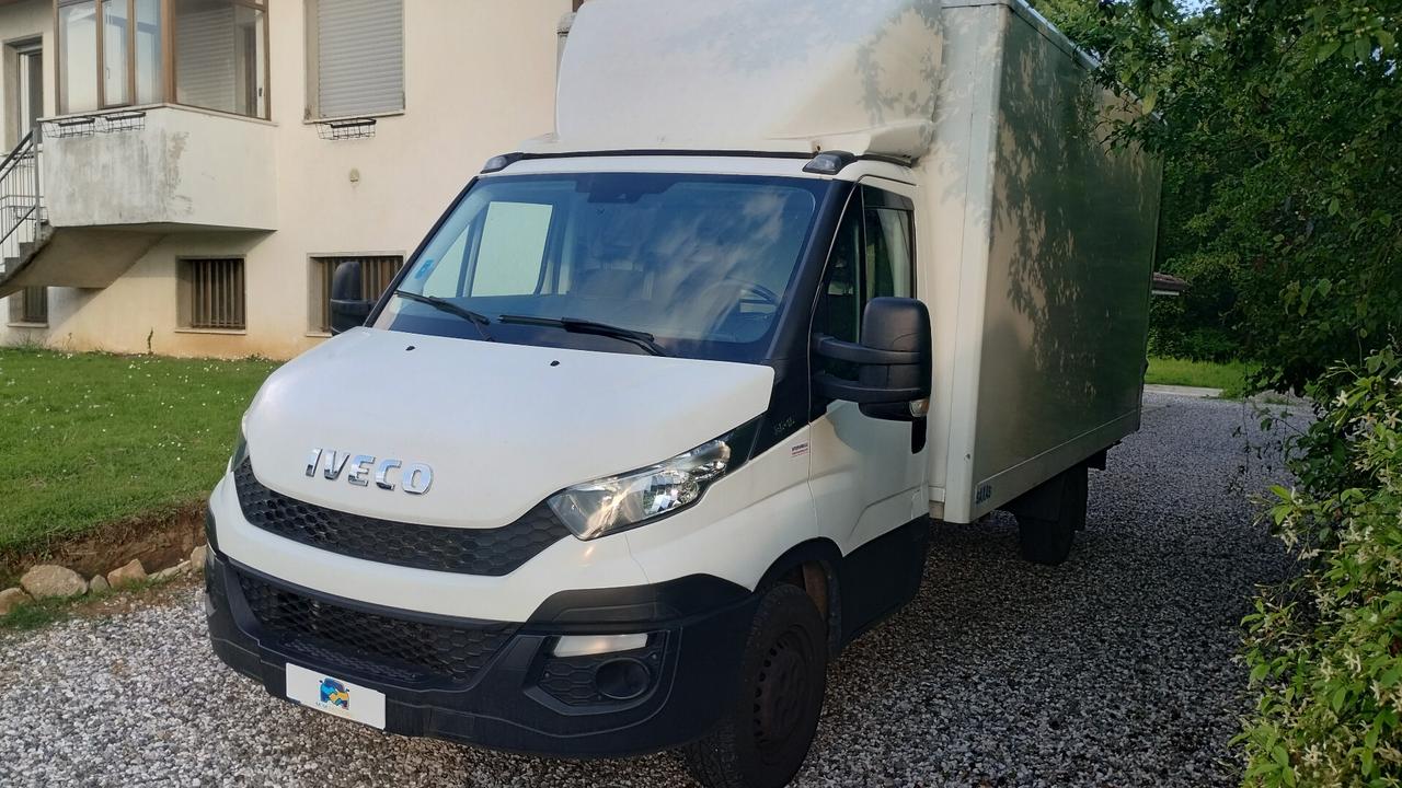 FURGONE IVECO DAILY CASSONATO