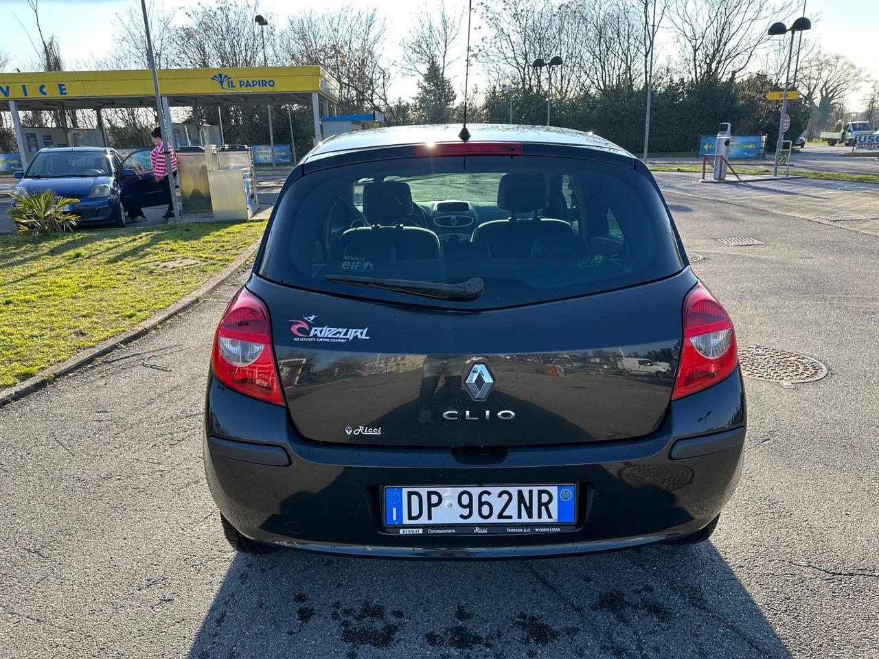 Renault Clio 1.2 16V 5 porte Rip Curl BENZINA NEOPATENTATI