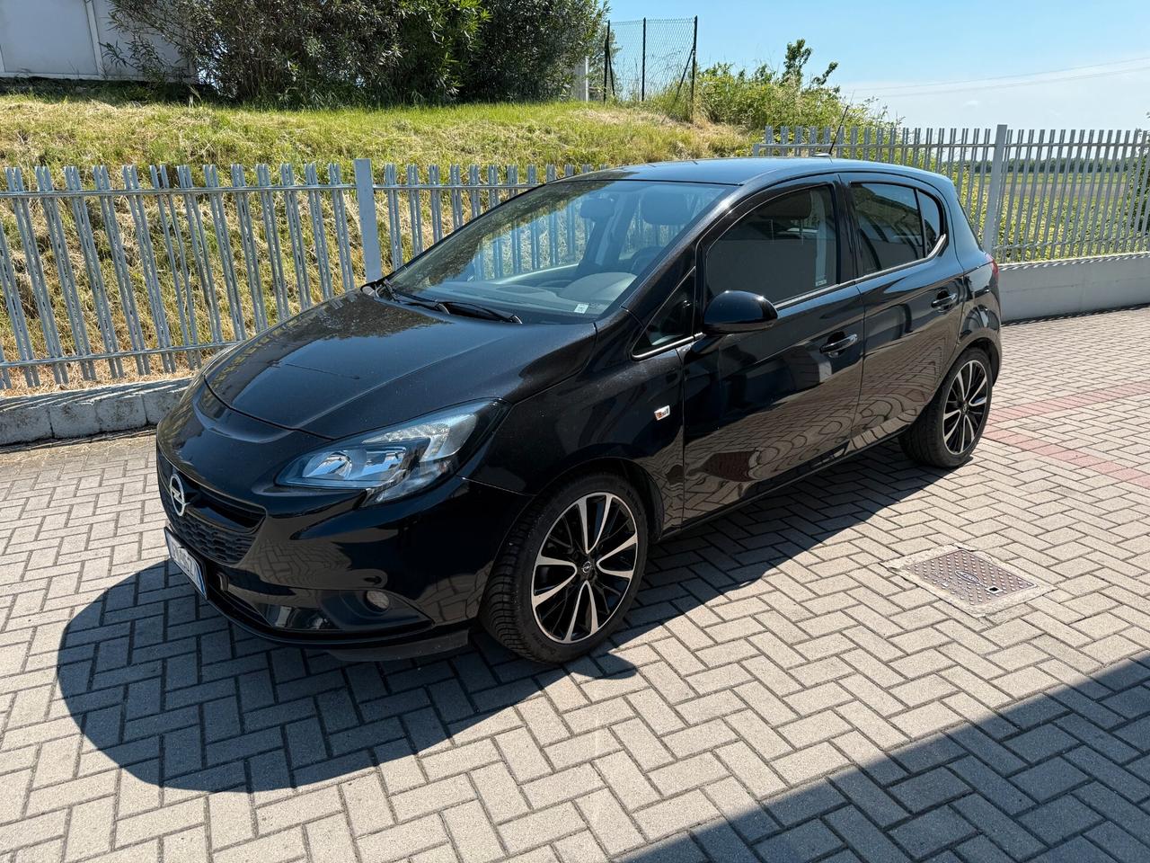 Opel Corsa 1.4 90CV GPL Tech 5 porte Black Edition