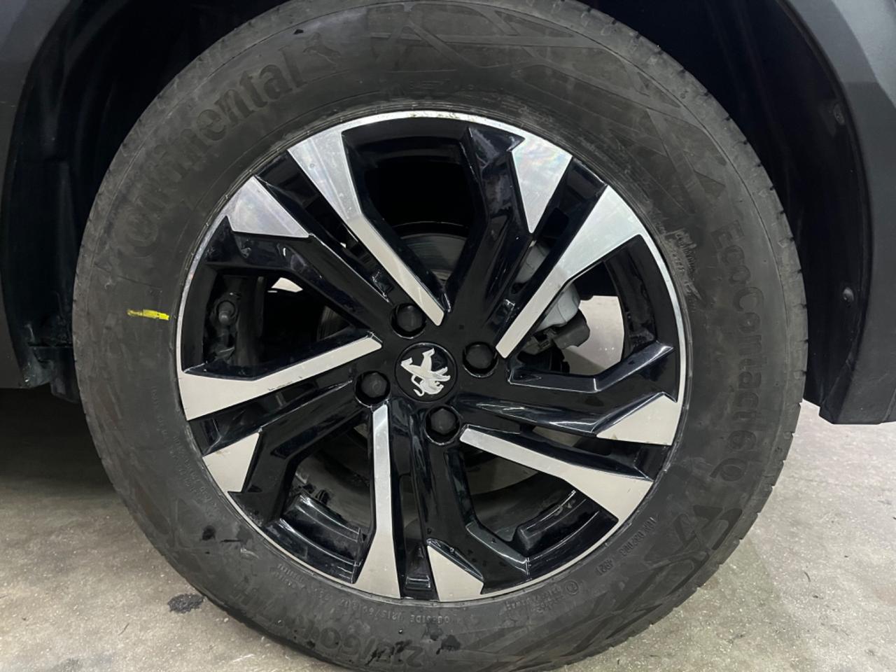 Peugeot 2008 BlueHDi 130 S&S EAT8 Allure