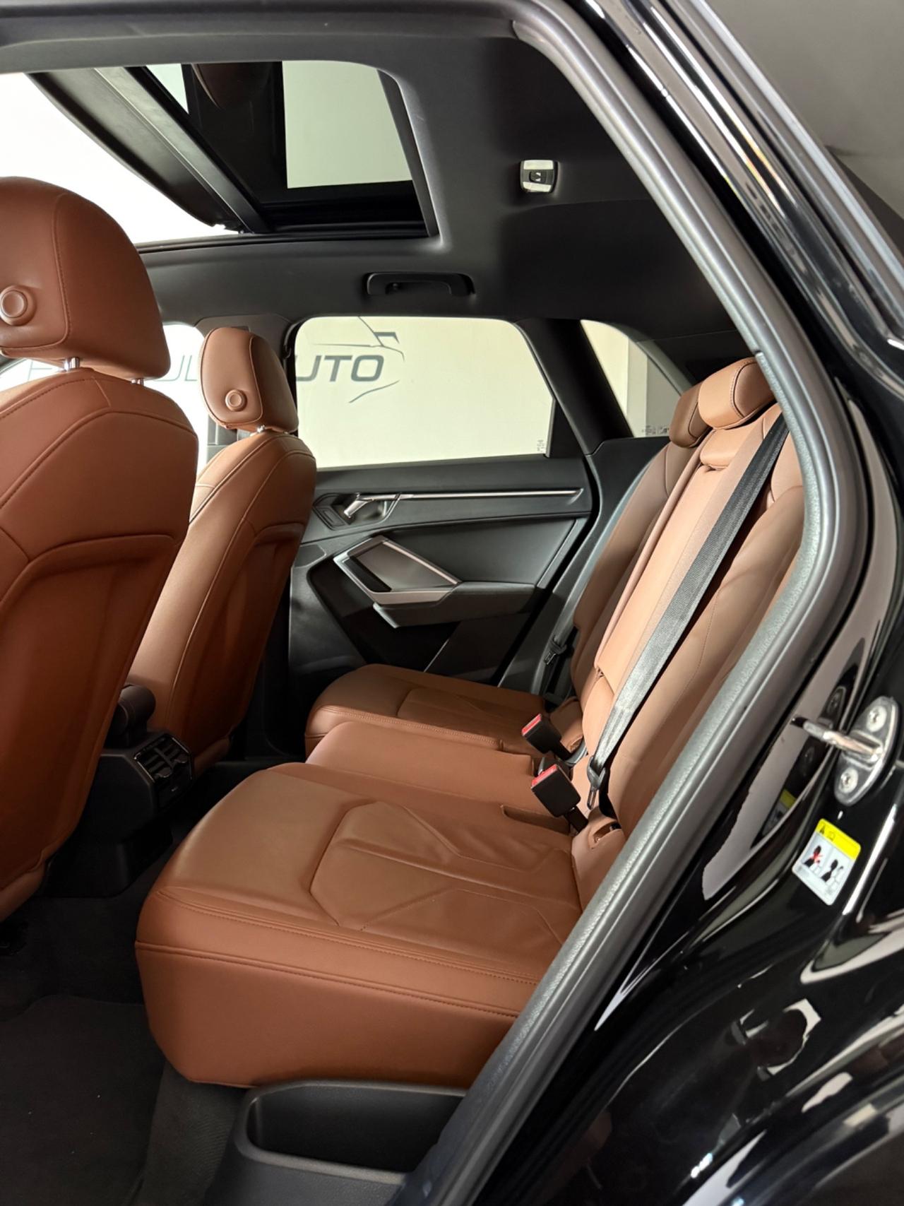 Audi Q3 35 2.0 Tdi 150CV STronic TETTO-Led