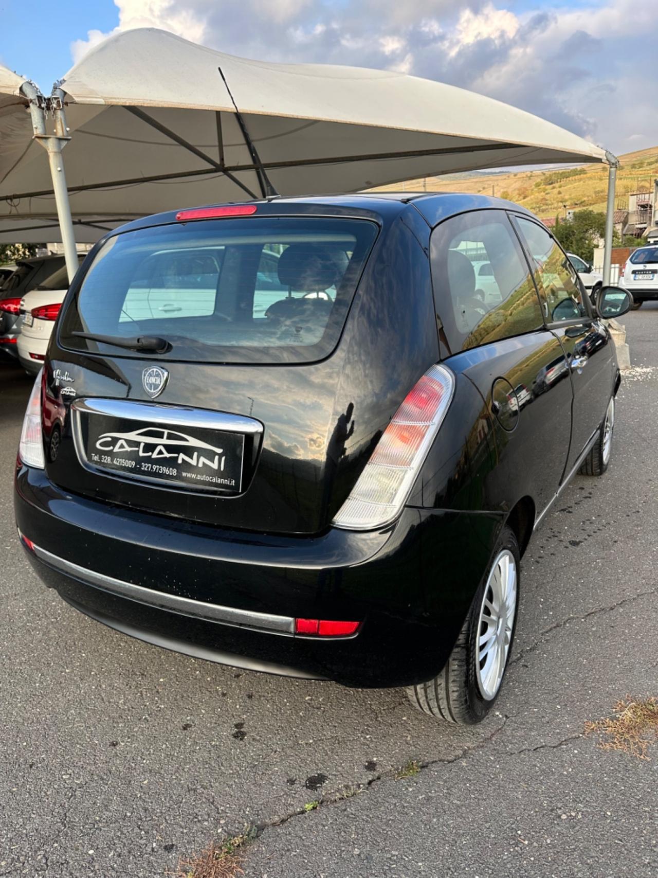 Lancia Ypsilon 1.3 MJT 75 CV Unyca