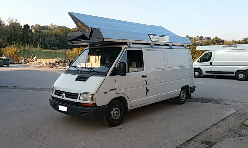 Renault Trafic 2.1 D Tenda 8 x 5 m