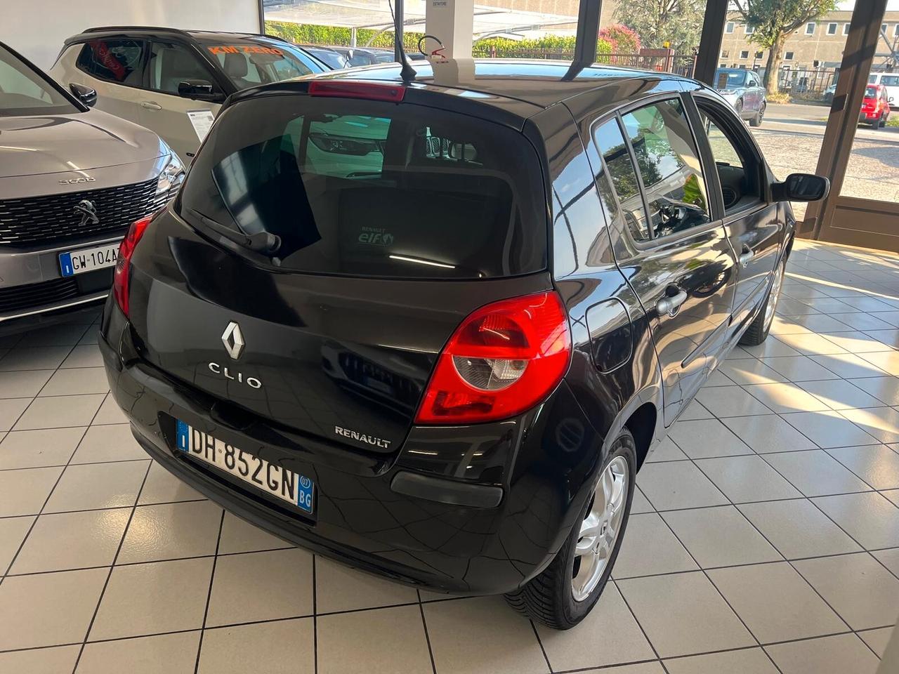 Renault Clio 1.2 16V 5 porte Dynamique