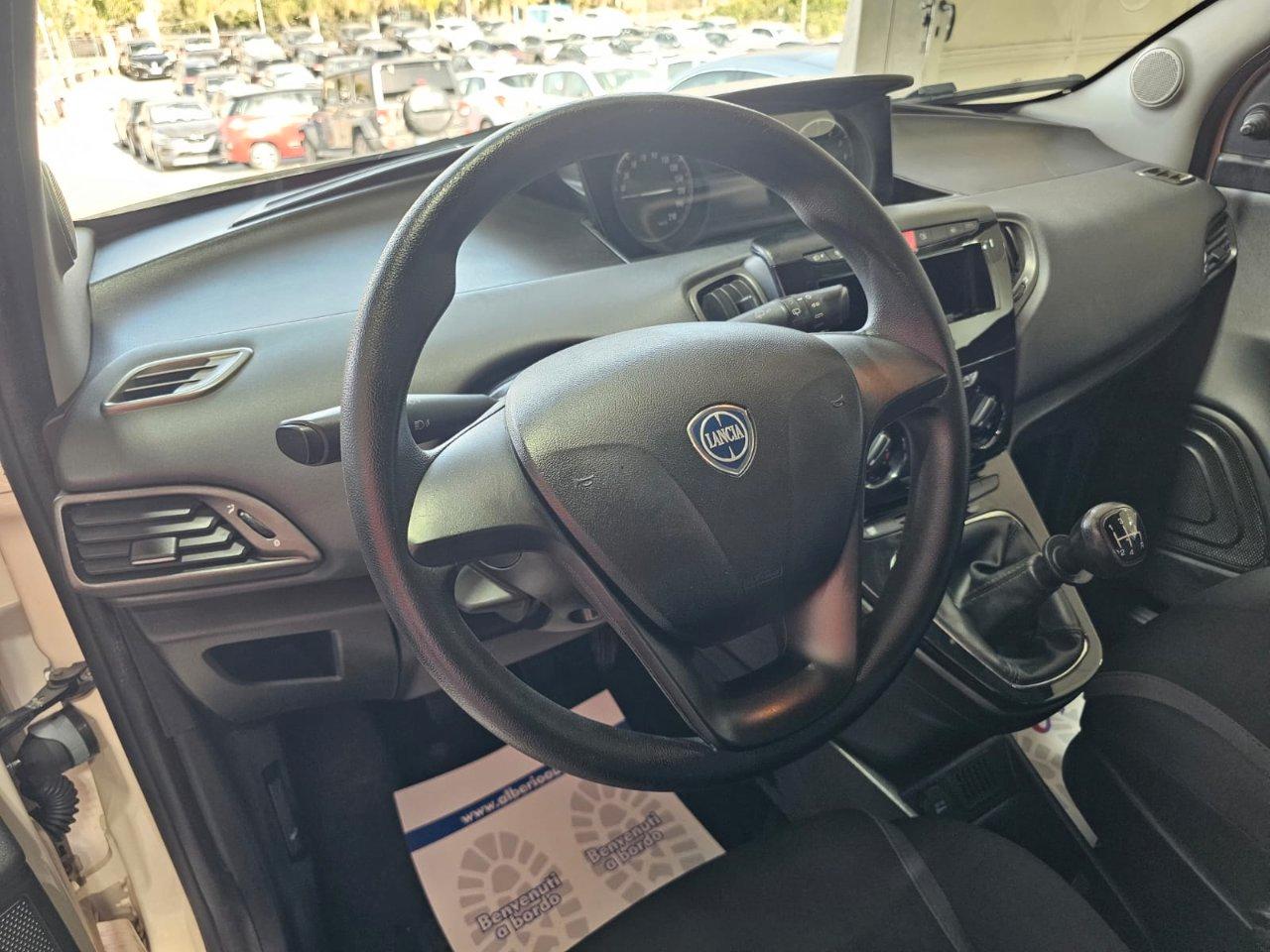 Lancia Ypsilon 5 Porte Ypsilon 1.2 Platinum 69cv
