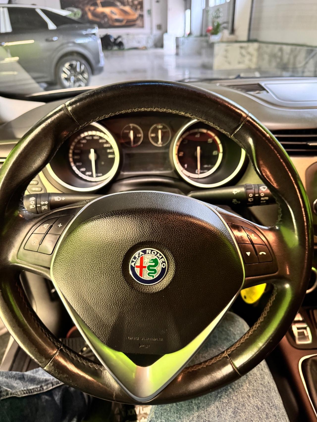 Alfa Romeo Giulietta 1.6 JTDm-2 105 CV Exclusive