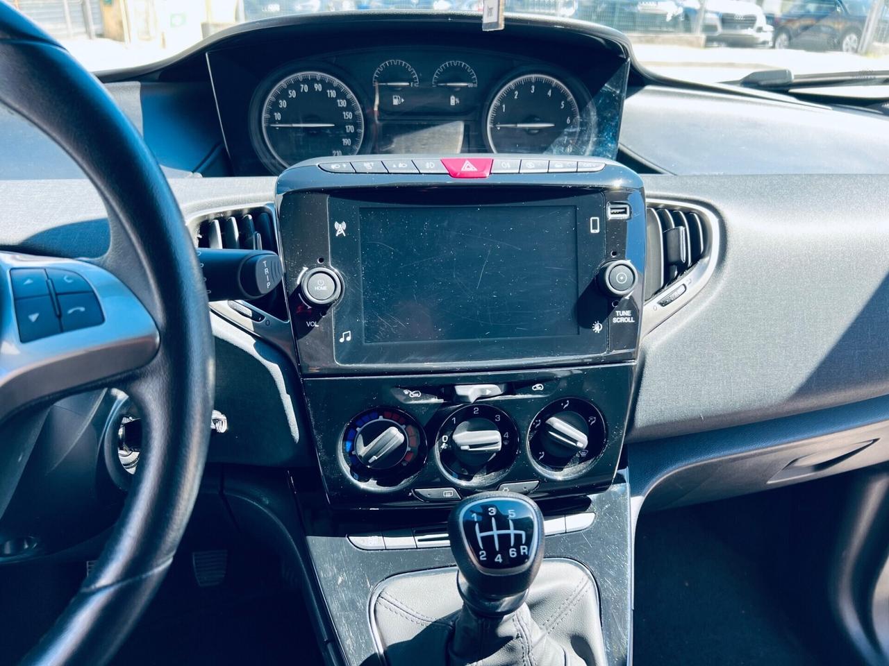 Lancia Ypsilon 1.0 S&S Hybrid Gold CARPLAY 27MILA