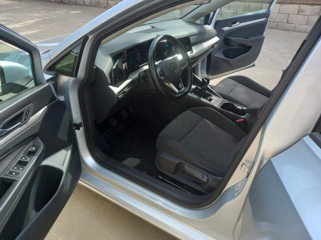 Volkswagen Golf 8 2.0 TDI 2021