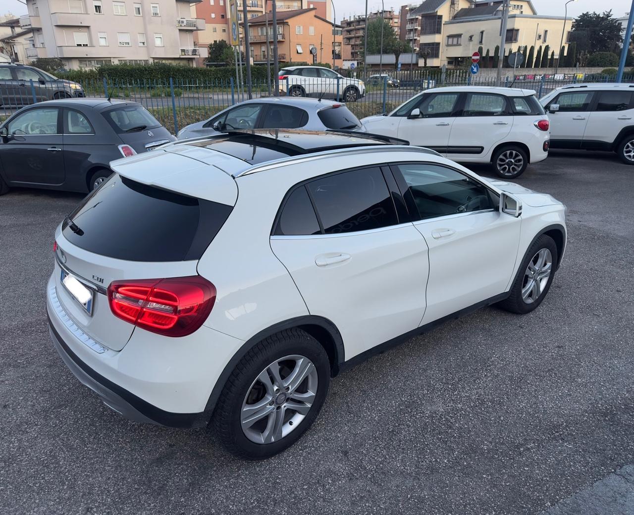 Mercedes-benz GLA 200 GLA 200 d Sport pelle tetto led cerchi in lega 18*