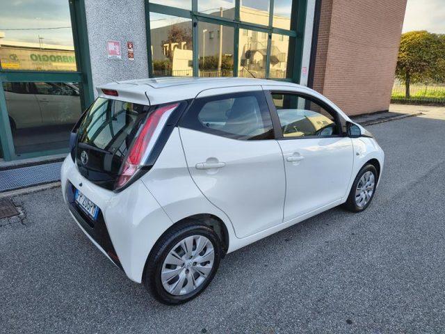 TOYOTA Aygo 1.0 VVT-i 69 CV 5 porte x-play NEOPATENTATI