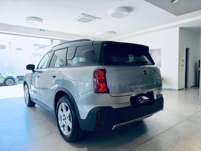 MINI Cooper D Countryman 2.0 48V Favoured auto Pack M+Tetto