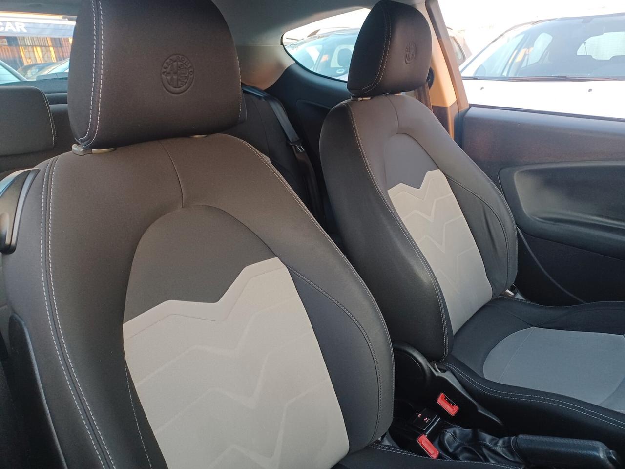 Alfa Romeo MiTo 1.3 JTDm DISTINCTIVE 2014