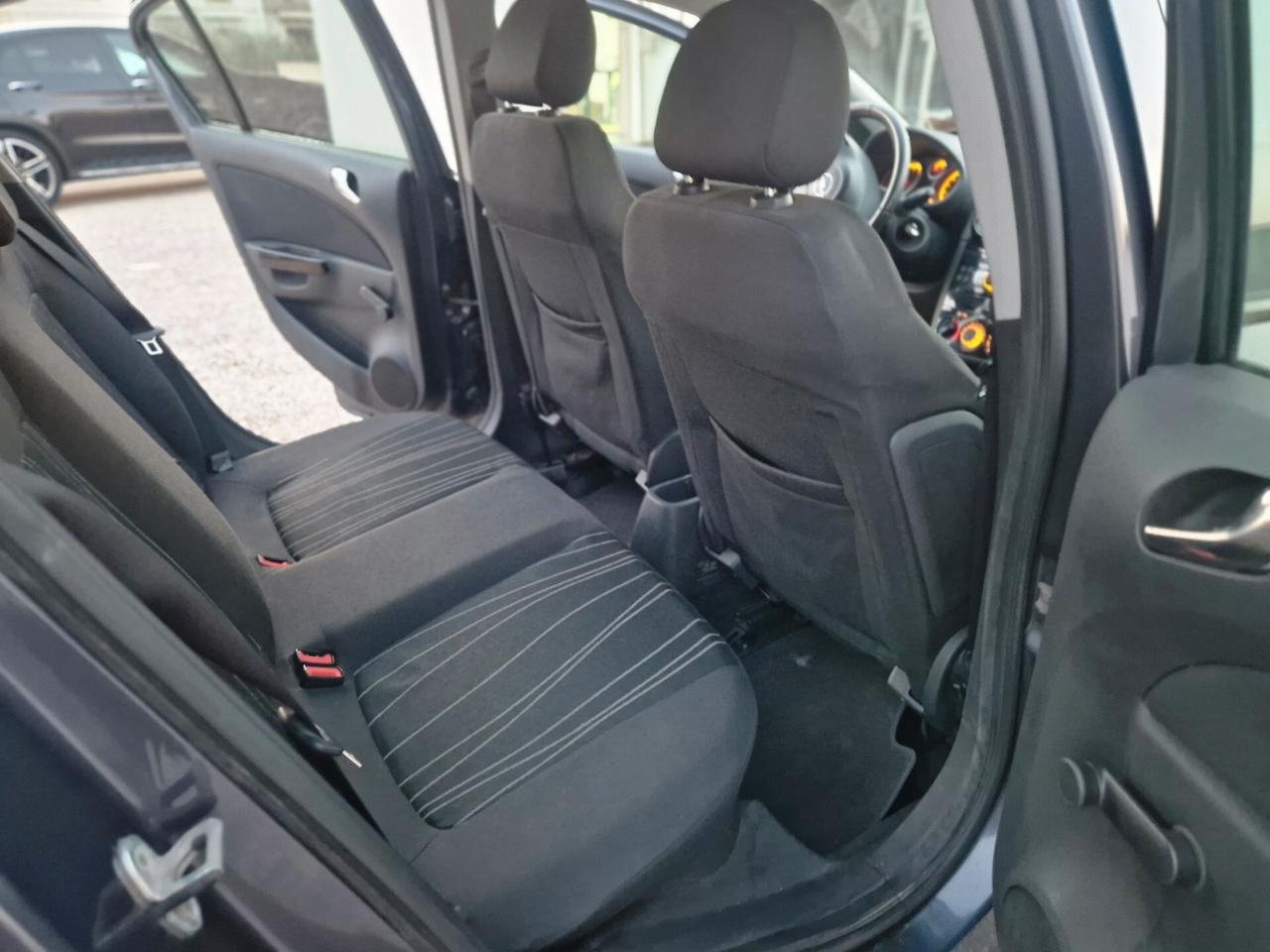 Opel Corsa 1.2 5 porte Cosmo