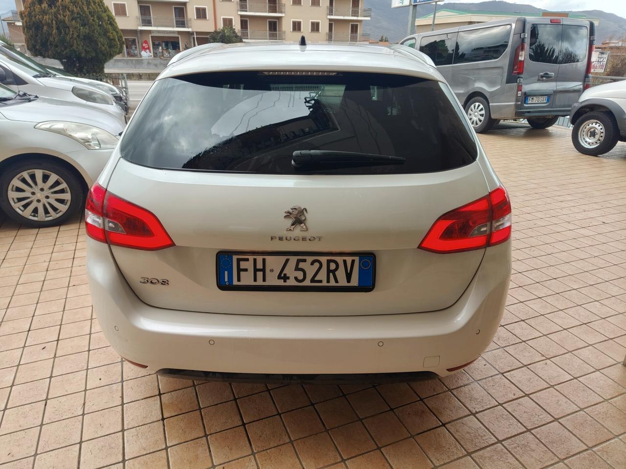 Peugeot 308 BlueHDi 120 S&S EAT6 SW Allure