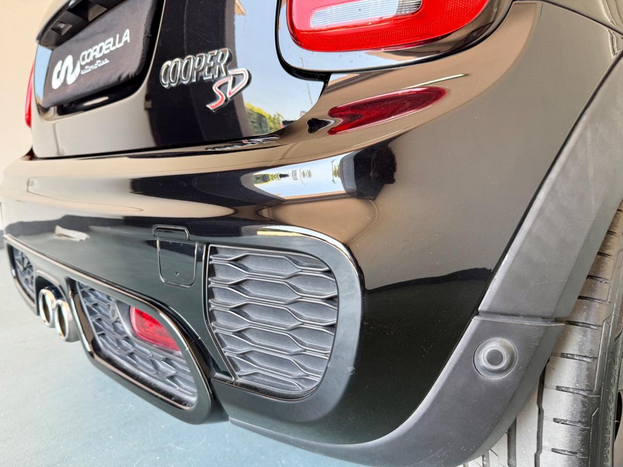 Mini Mini Cooper 2.0 SD Hype JCW 3p