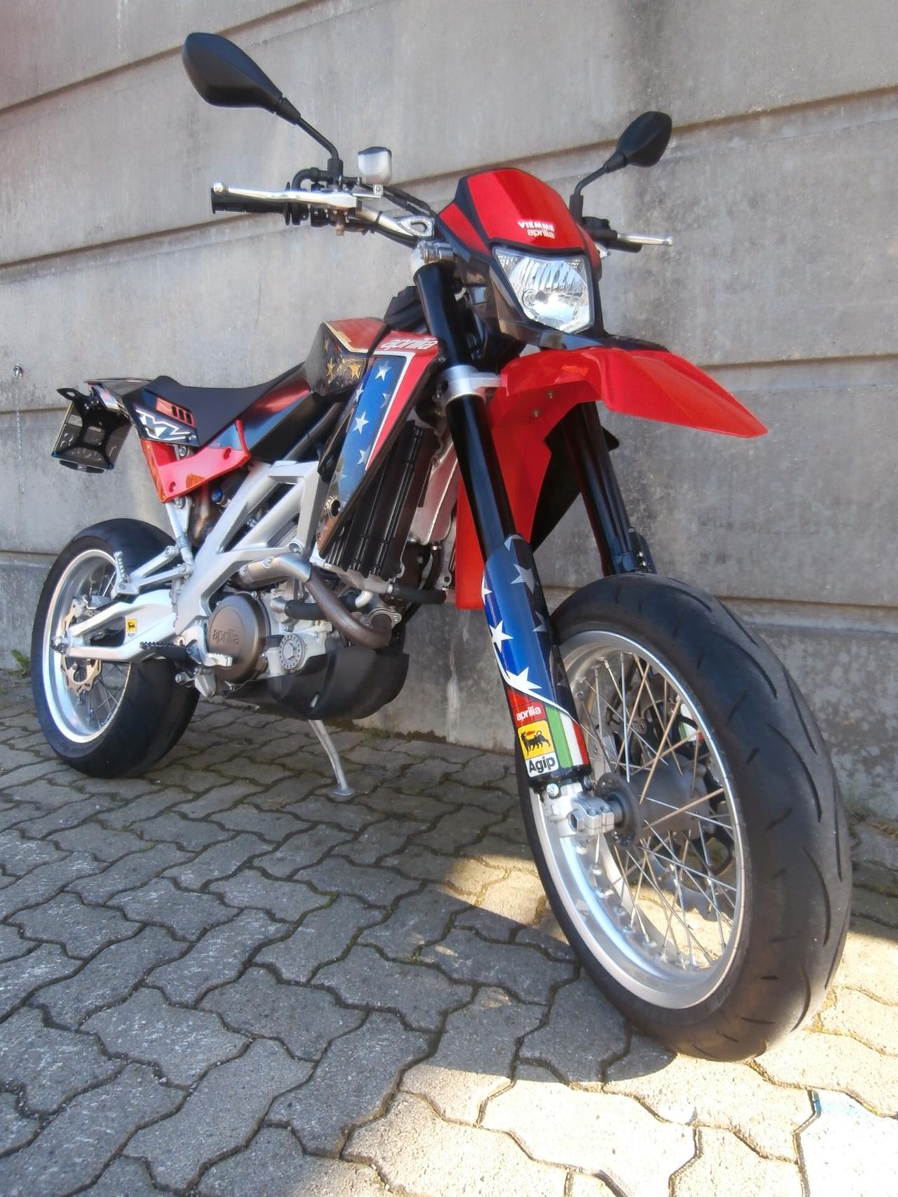 Aprilia SXV 450 (2007 - 14) passaggio incluso.