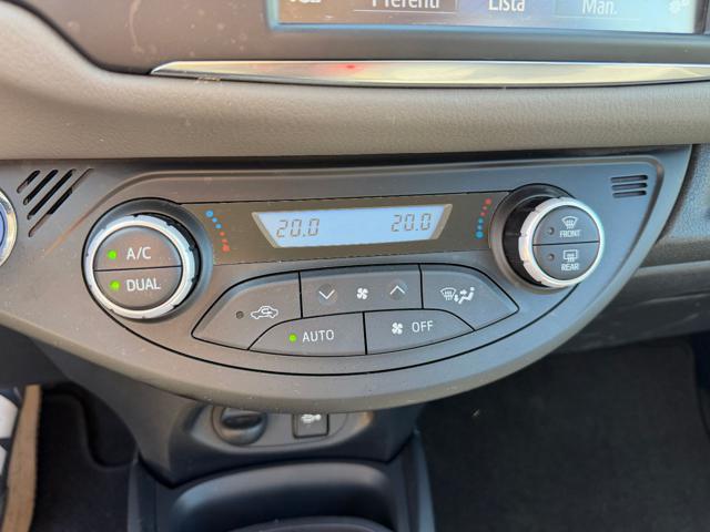 TOYOTA Yaris 1.5 Hybrid 5 porte Business