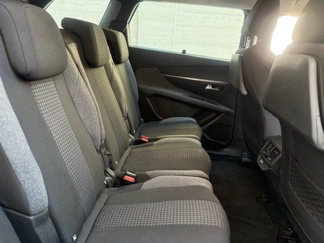 PEUGEOT 5008 BlueHDi 130 S&S EAT8 Active Business