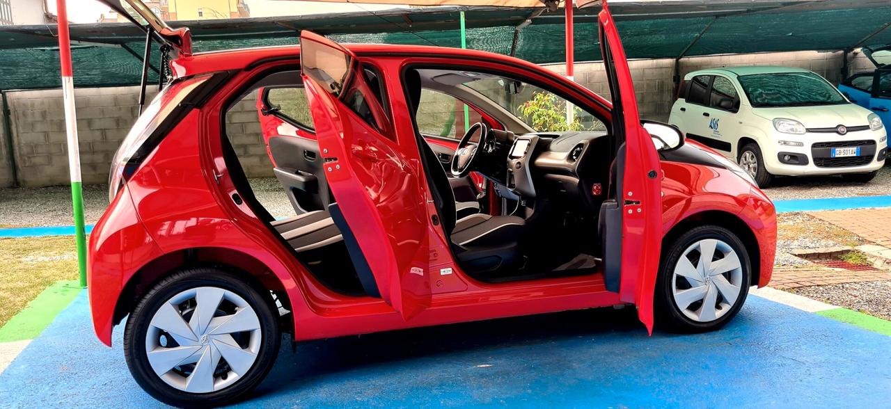 TOYOTA AYGO 1.0 BENZINA KM 76 MILA OK NEOPATENTATI