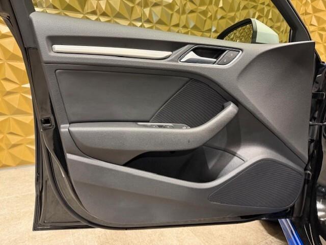 Audi A3 Sportback 1.6 tdi S-line 110cv s-tronic