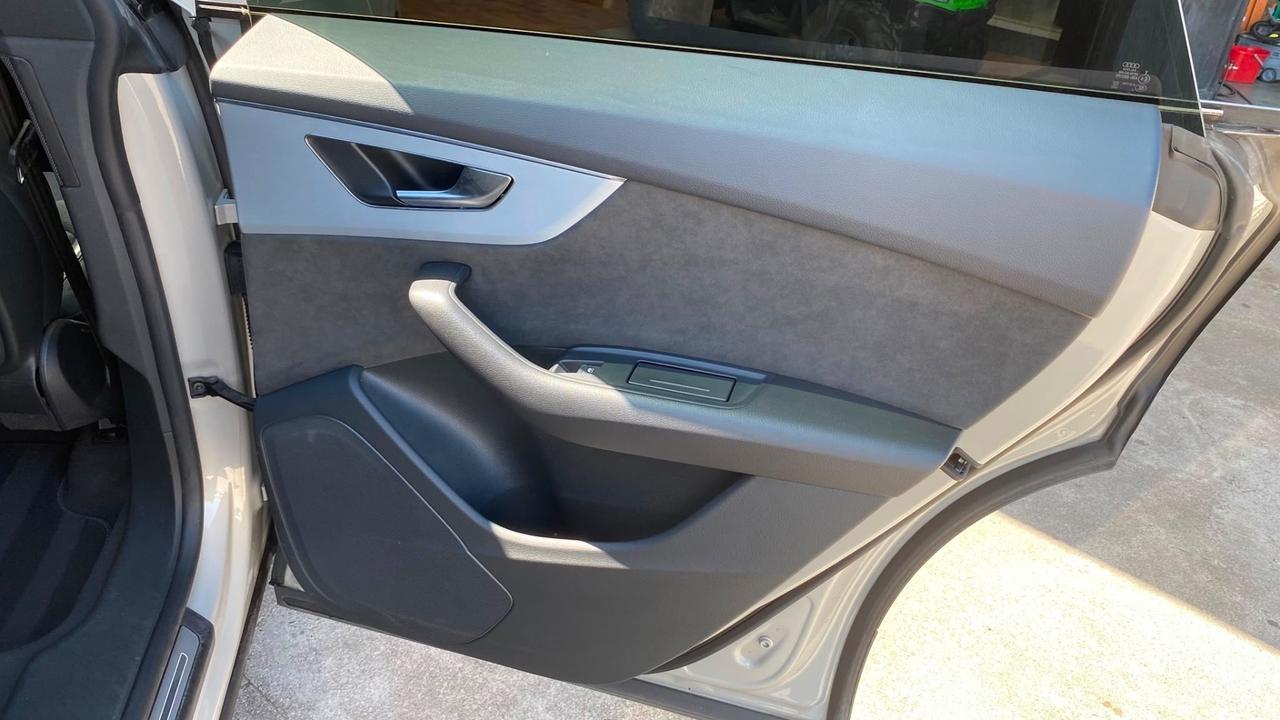Audi Q8 55 TFSI e quattro tiptronic Sport S-Line