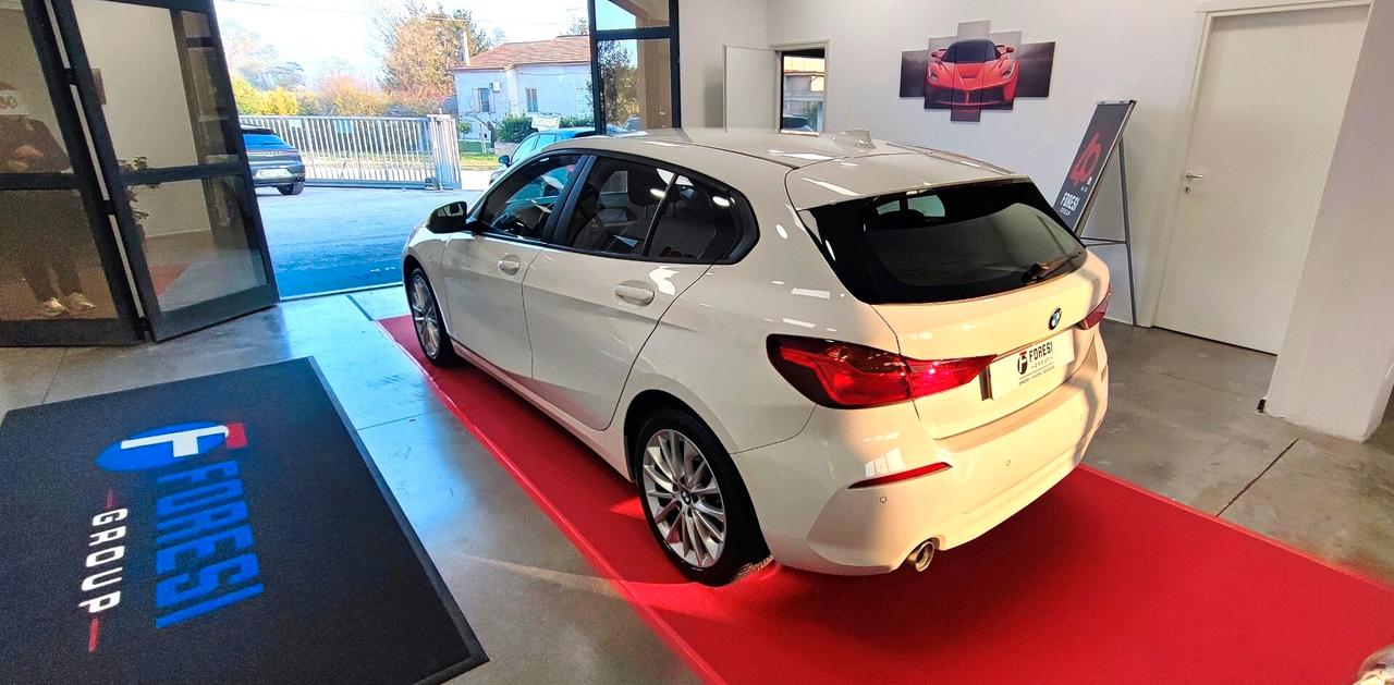 Bmw 116 116d 5p. Business Advantage