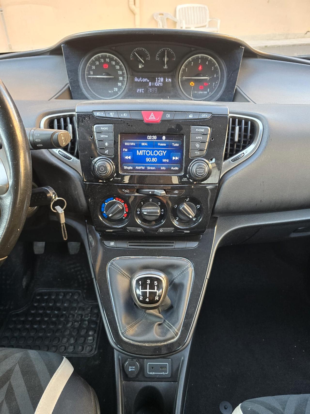 Lancia Ypsilon 1.2 69 CV 5 porte Platinum perfetta possibilita 12 mesi garanzia