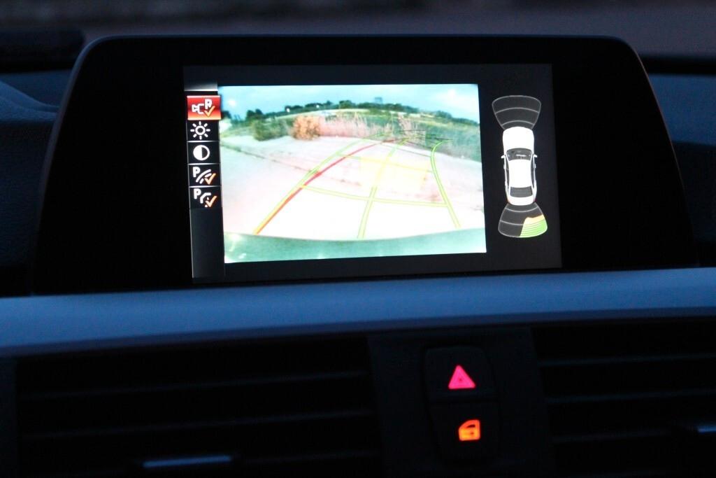BMW 320d xDrive Aut.*TETTO *FULL LED *NAVI *CAMERA
