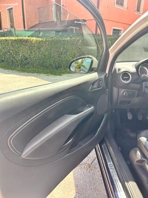 Opel Adam 1.2 70 CV Glam NEOPATENTATI 64KW