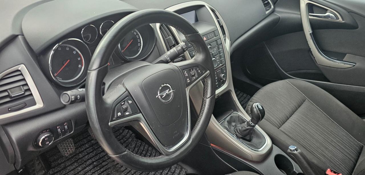 Opel Astra 1.4 Turbo 140CV Sports Tourer GPL Tech Cosmo