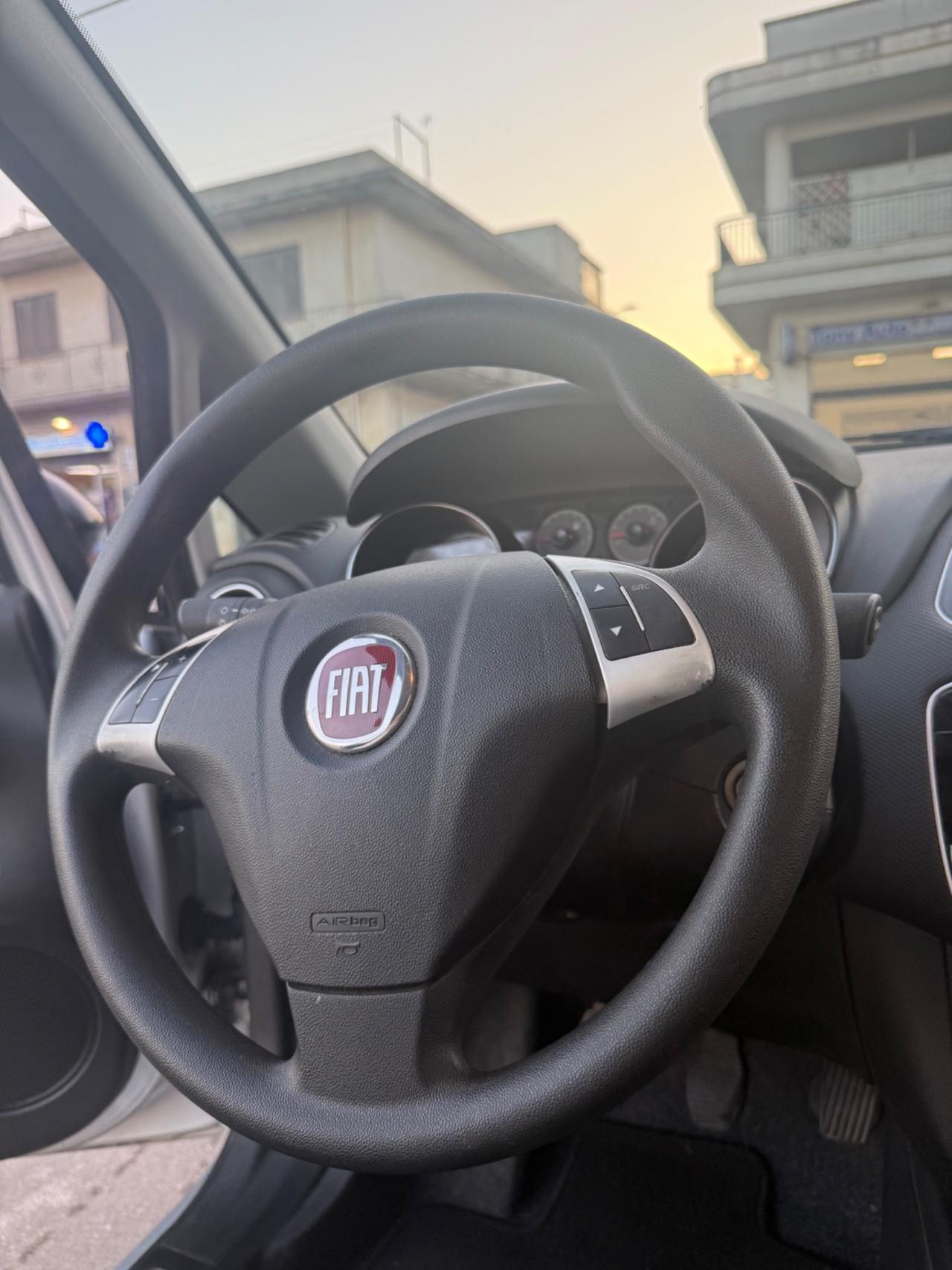 Fiat Punto 5p 1.2 Active CON GPL DI SERIE DALLA CASA MADRE, CLIMA,USB, LETTORE MP3,START & STOP