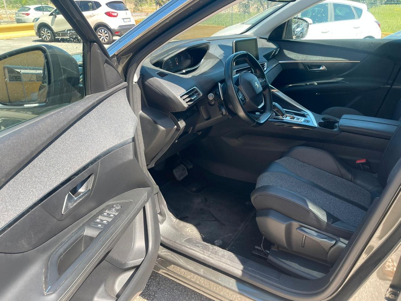 Peugeot 3008 BlueHDi 130 S&S EAT8 Allure