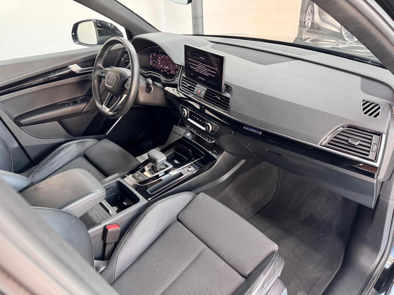 Audi Q5 Sportback 40 2.0 tdi mhev 12V Identity Black quattro S line