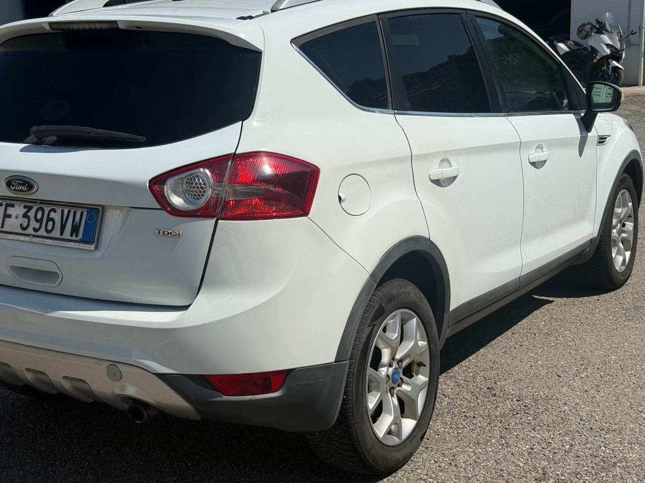 Ford Kuga Kuga+ 2.0 TDCi 140 CV 2WD DPF