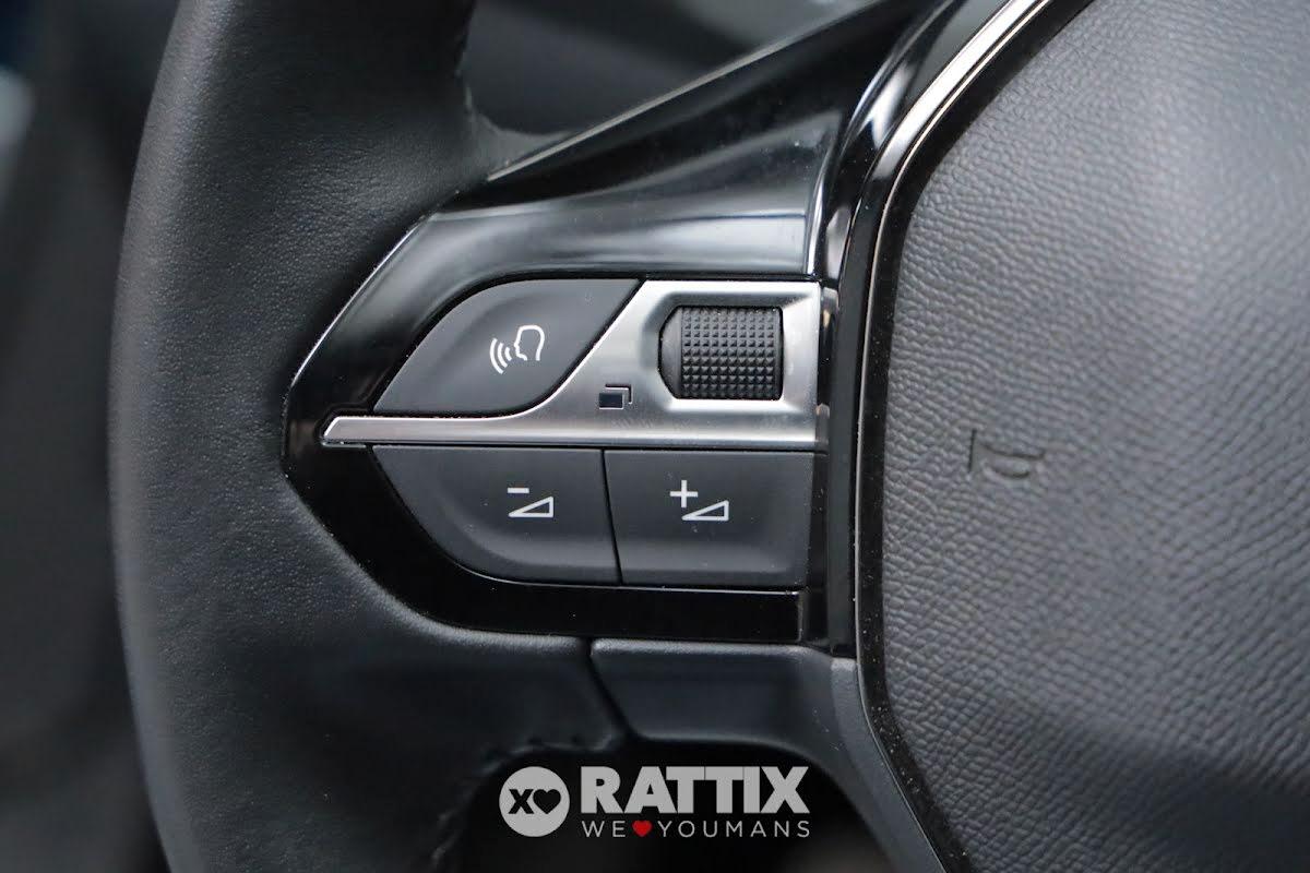 Peugeot 2008 1.2 Puretech 100CV Allure