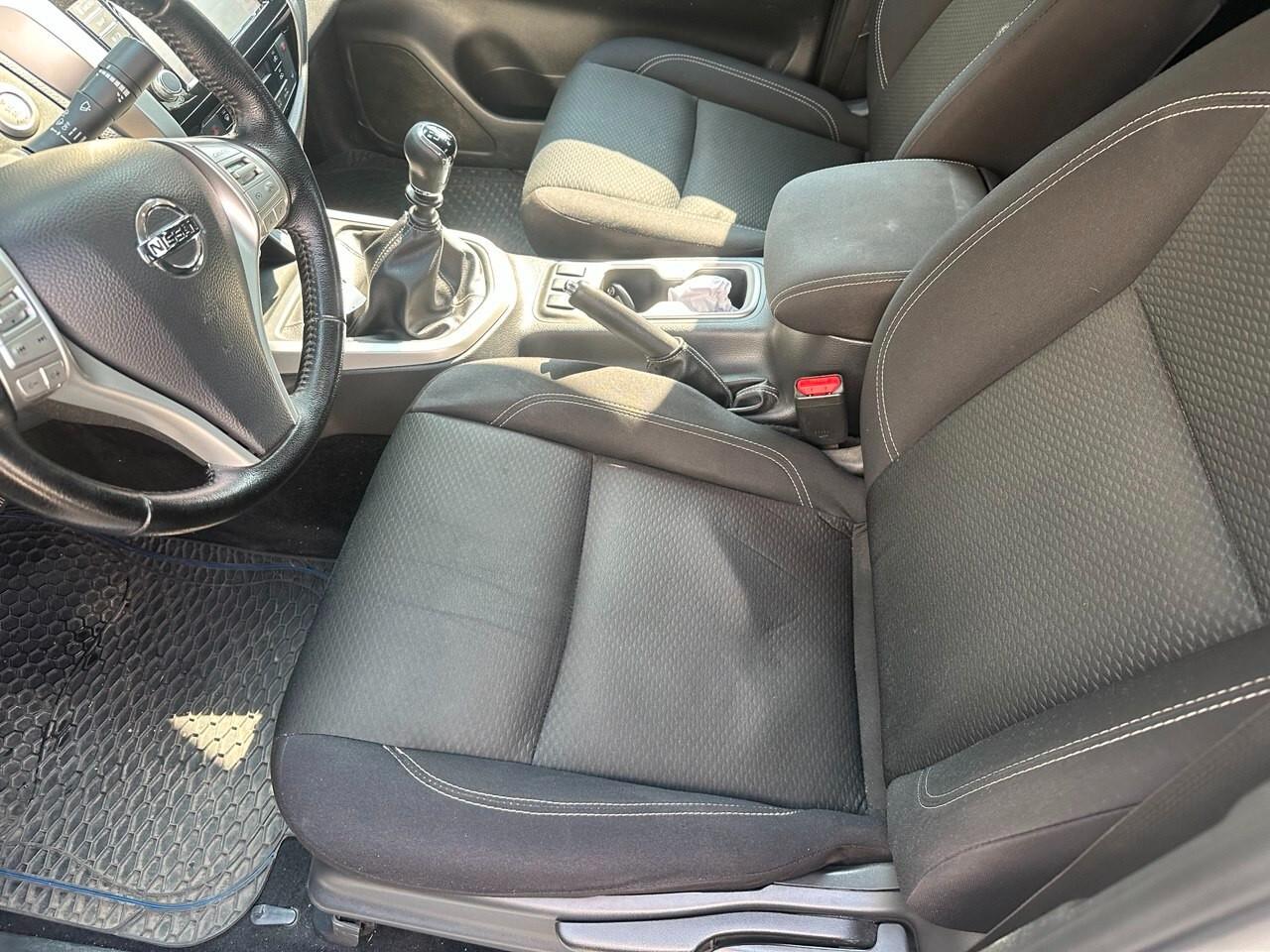 Nissan Navara 2.3 dCi 4WD King Cab Acenta