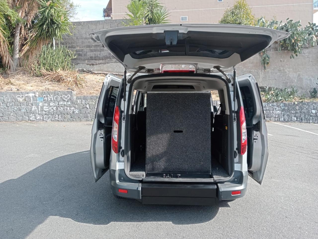 Ford Tourneo Connect Pianale ribassato con rampa disabili in carrozzina