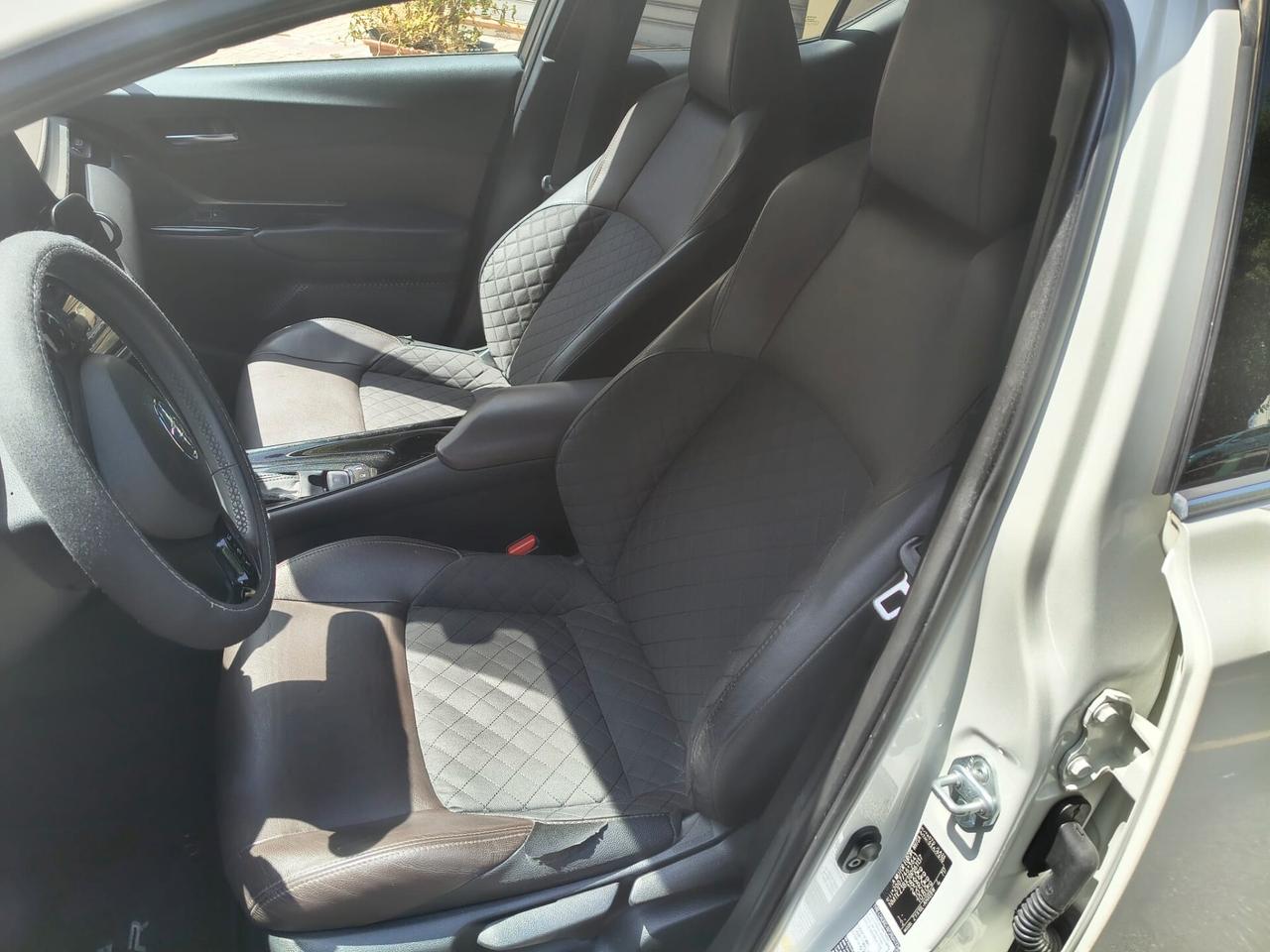 Toyota C-HR 1.8 Hybrid E-CVT Lounge