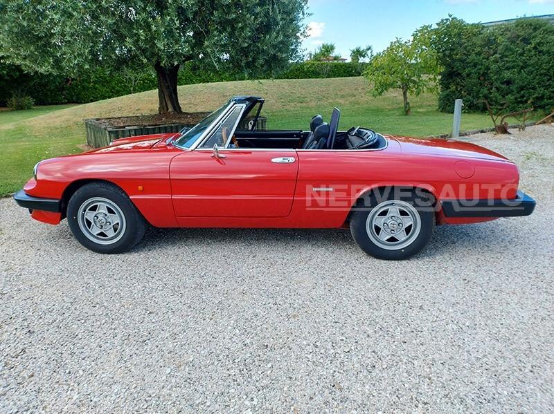 Alfa Romeo Spider Duetto 2.0 | Rosso interni neri