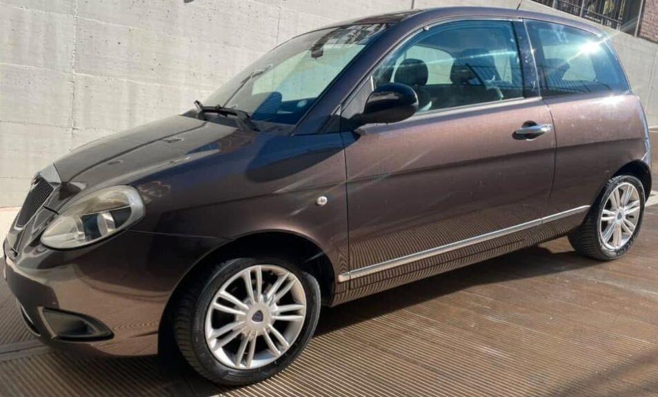 Lancia Ypsilon 1.4 Unyca Ecochic GPL