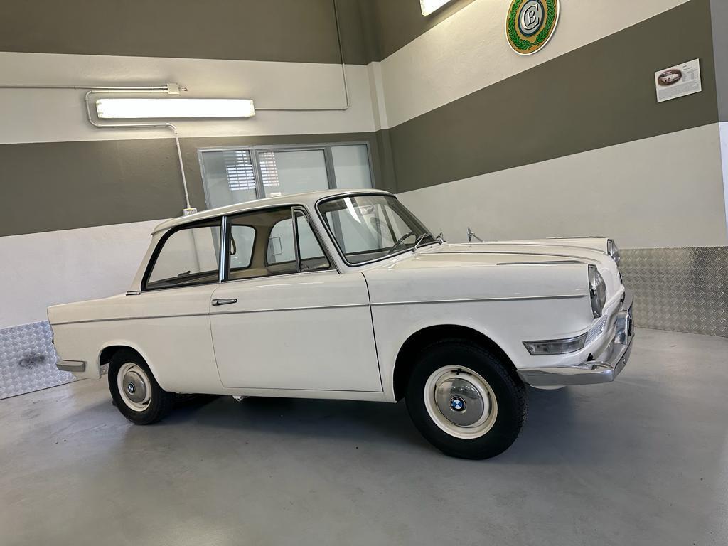 BMW 700