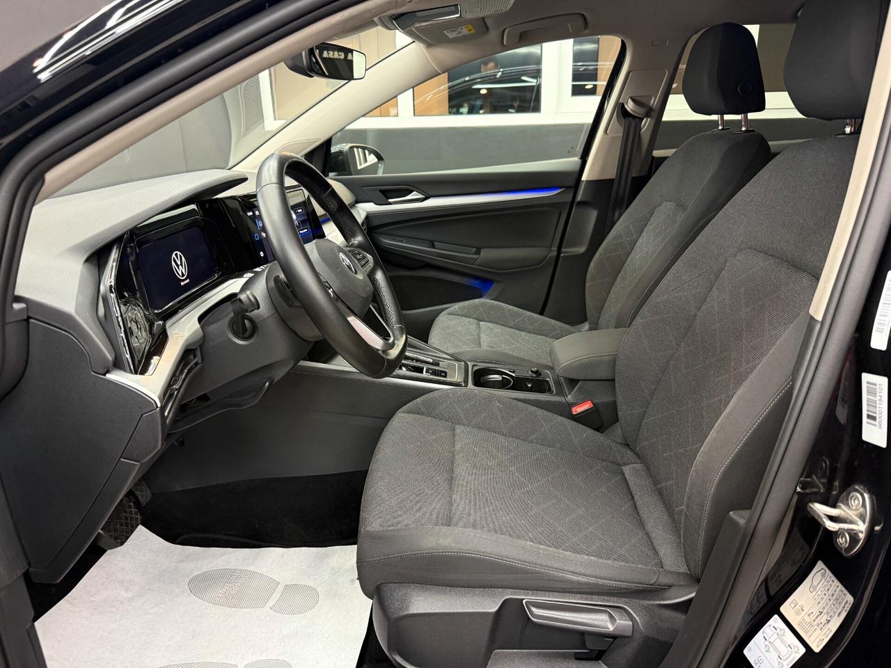 Volkswagen Golf 8 2.0 TDI 150CV DSG