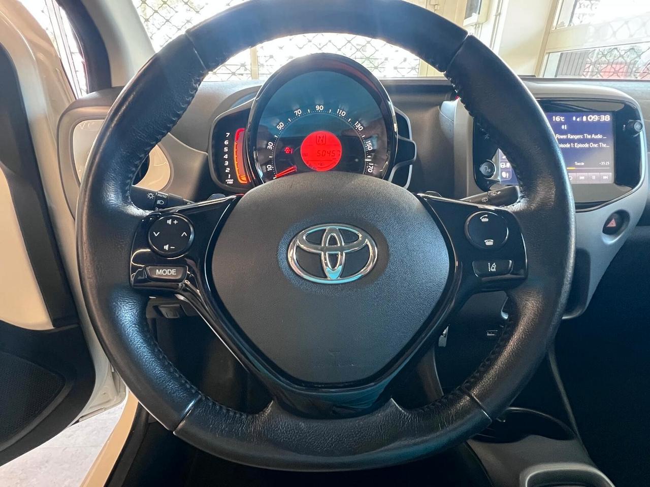 Toyota Aygo 1.0 AUTOMATICA X-PLAY*NO VINCOLI DI FINANZIIAMWNTO*AZIENDALE NAVI UNIPRO