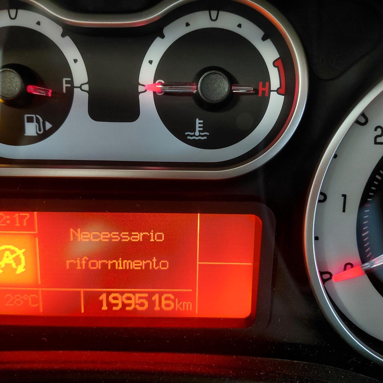 FIAT 500L ANNO 2014 DS 1.3 ADATTA NEOPATENTATI KM 190 MILA