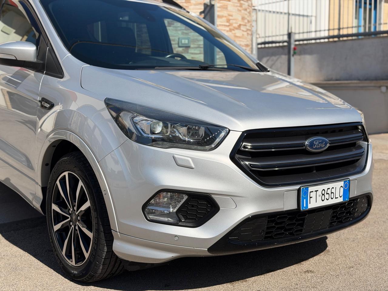 Ford Kuga 1.5 TDCI 120 CV ST-Line-12/2018-LED/NAVI/PELLE/18”