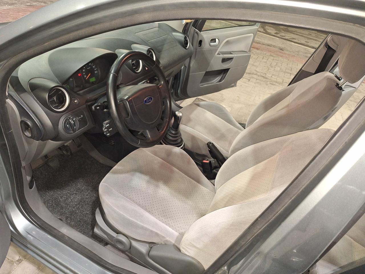 Ford Fiesta 1.4 16V 5p. Ghia EURO4 NEOPATENTATI ECCONOMICA