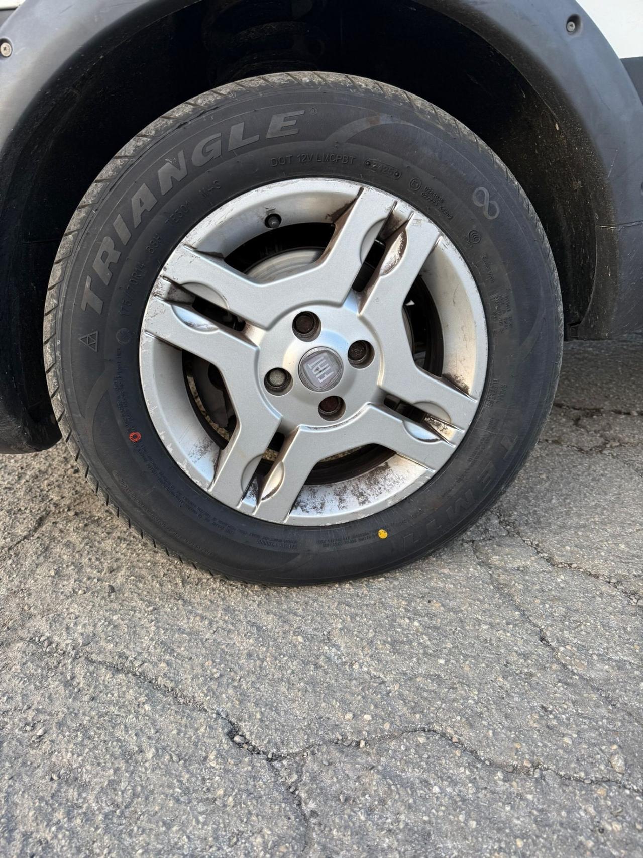 Fiat Strada 1.3 MJT Pick-up -AUTOCARRO 2 POSTI