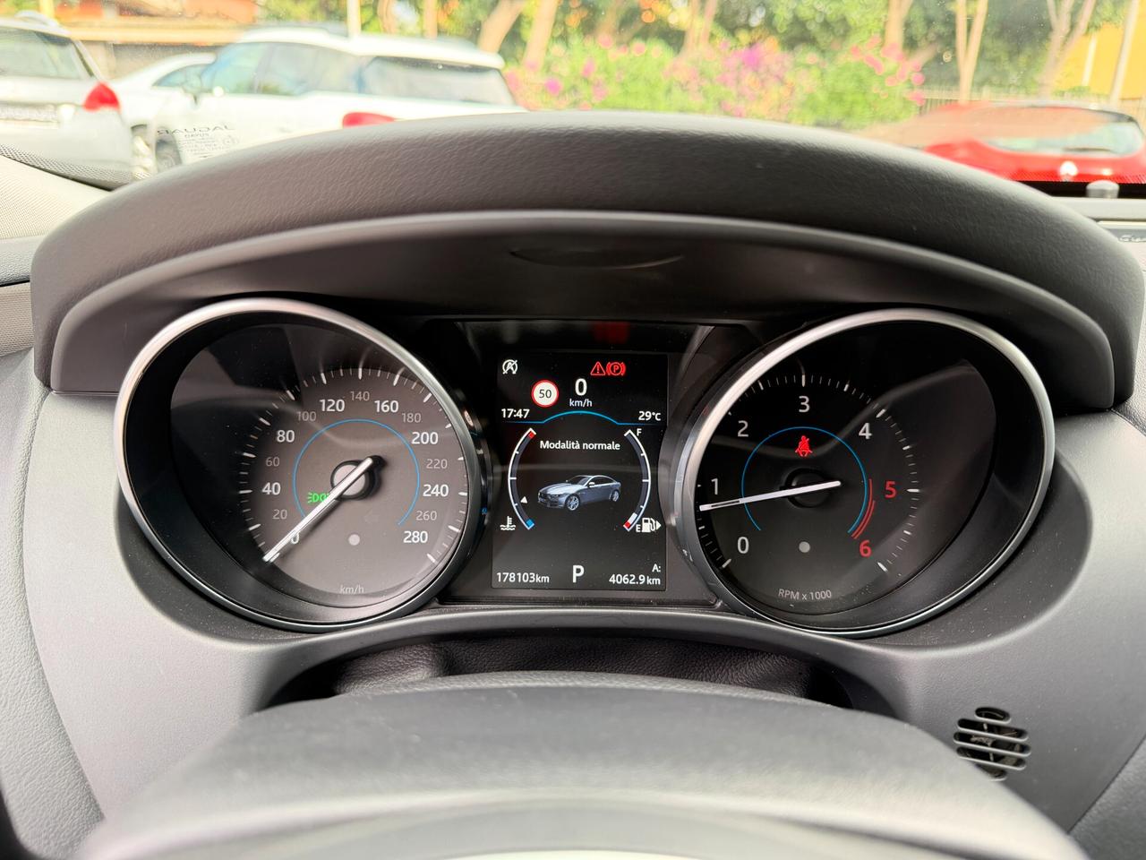 Jaguar XE 2.0 D 180 CV AWD aut. HSE