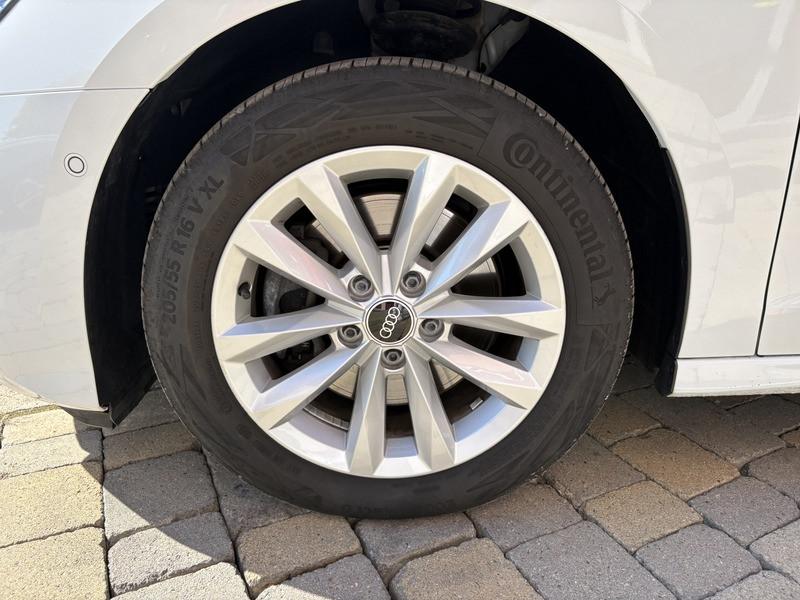 Audi A3 Sportback 30 2.0 tdi Business LED-NAVI-CAM-16"